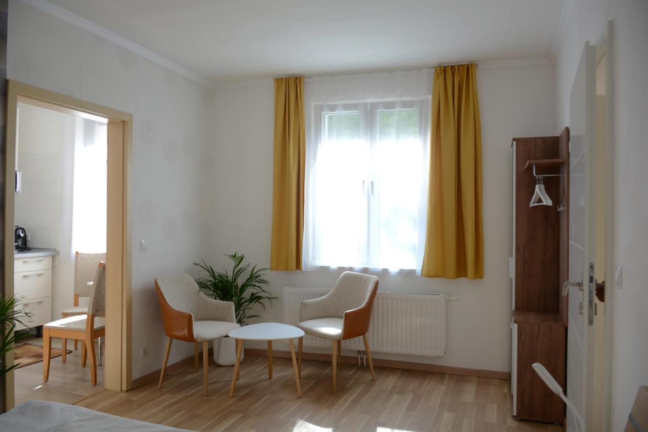 Gaestehaus Coco Krems an der Donau Buitenkant foto